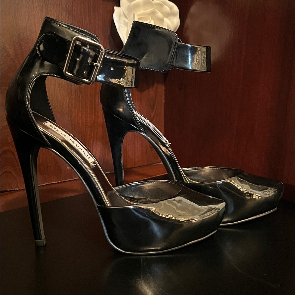 Steve Madden Black Patent Leather Heels